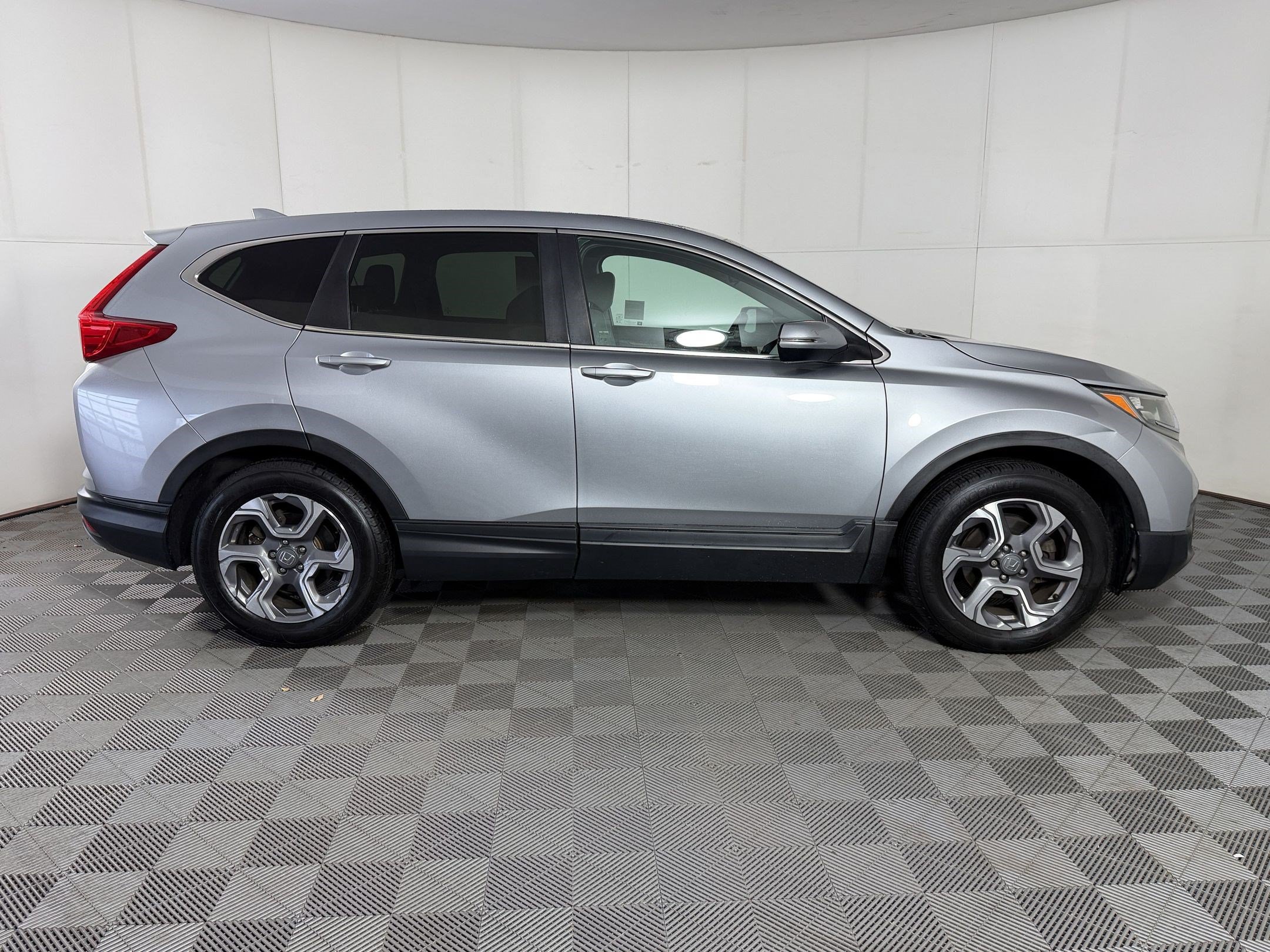 Used 2017 Honda CR-V EX image 8
