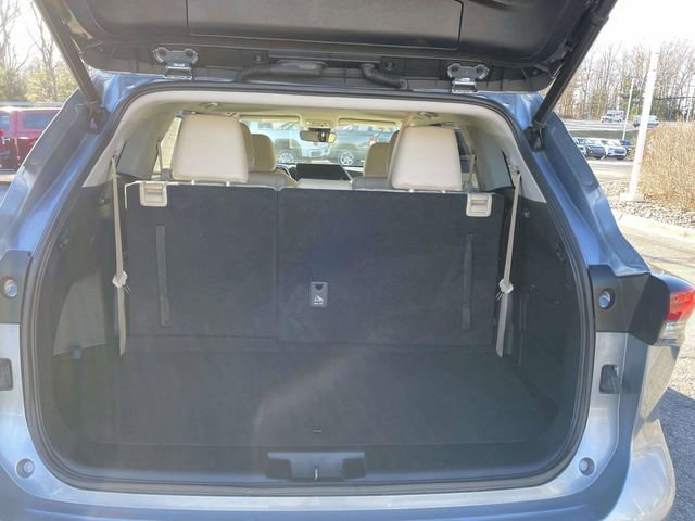 Used 2023 Toyota Highlander XLE image 14