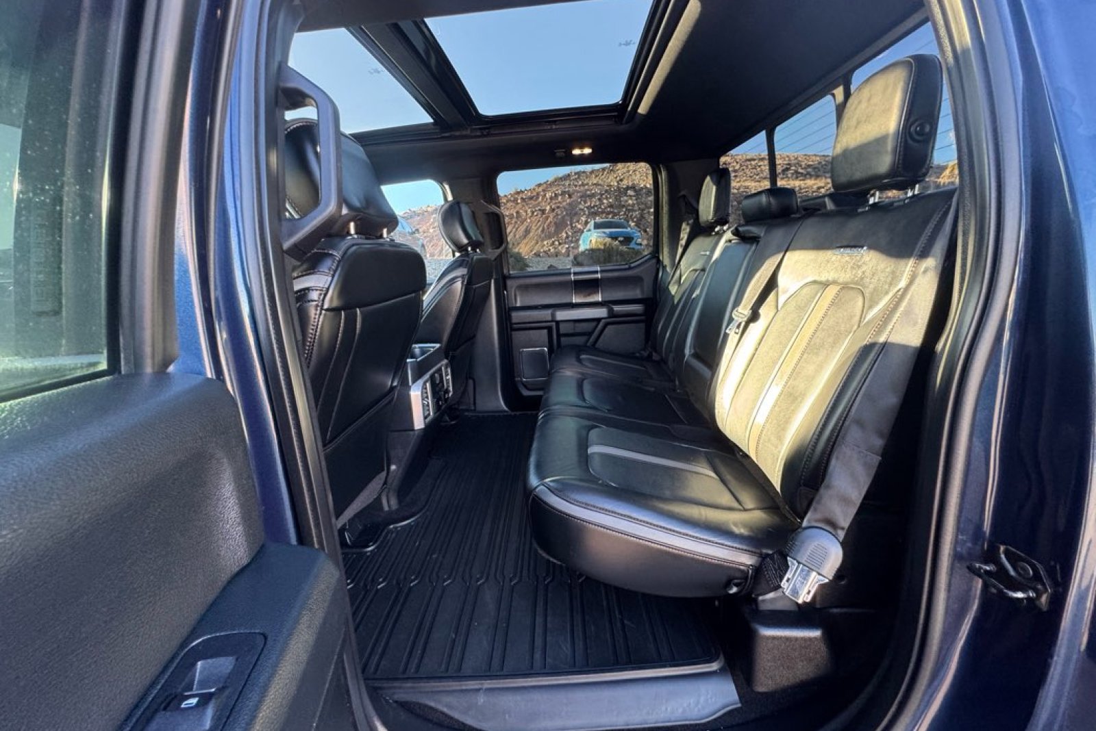 Used 2019 Ford F150 Platinum w/ Equipment Group 701A Luxury image 10