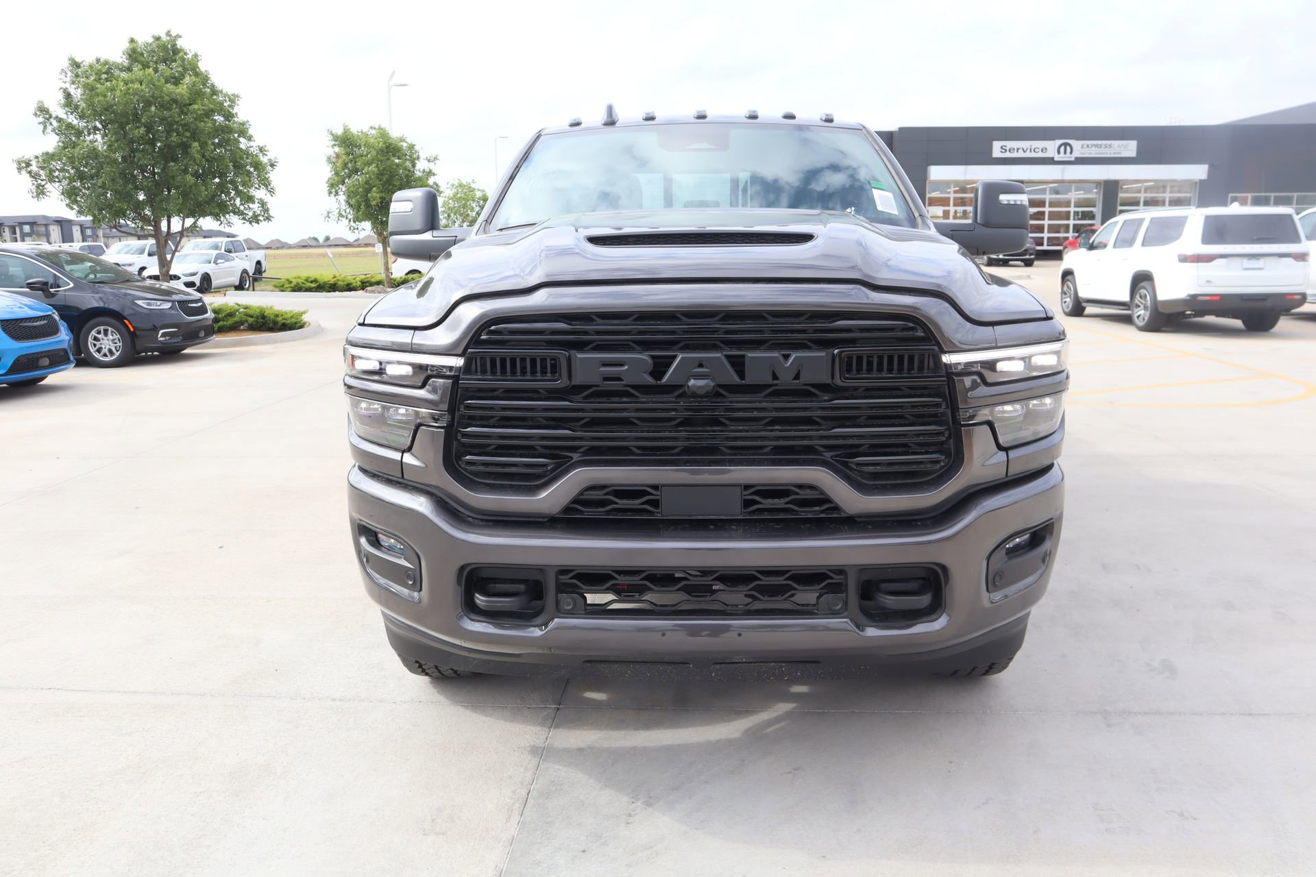 New 2026 RAM 2500 Laramie AWD/4WD image 10