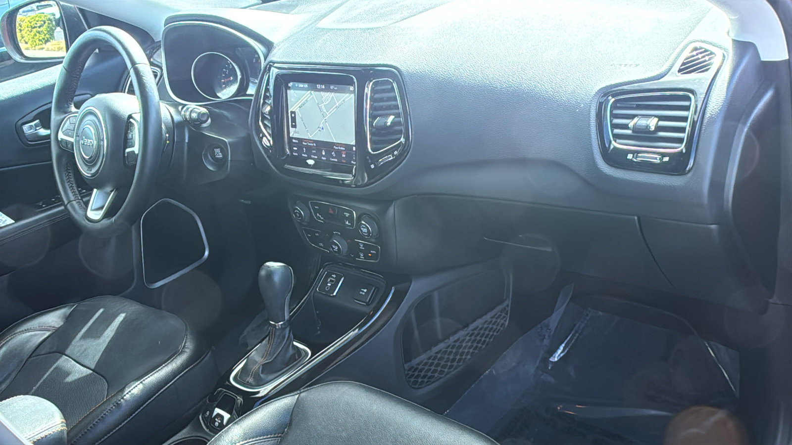 Used 2018 Jeep Compass Limited w/ Navigation Group FWD image 12