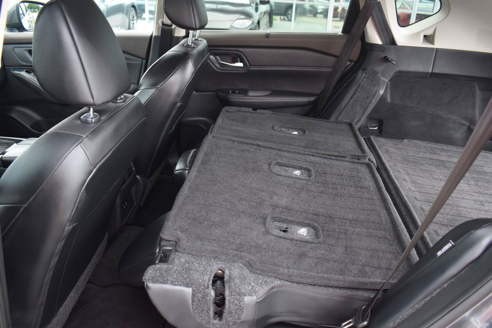 Used 2023 Nissan Rogue SV w/ SV Premium B Package FWD image 46