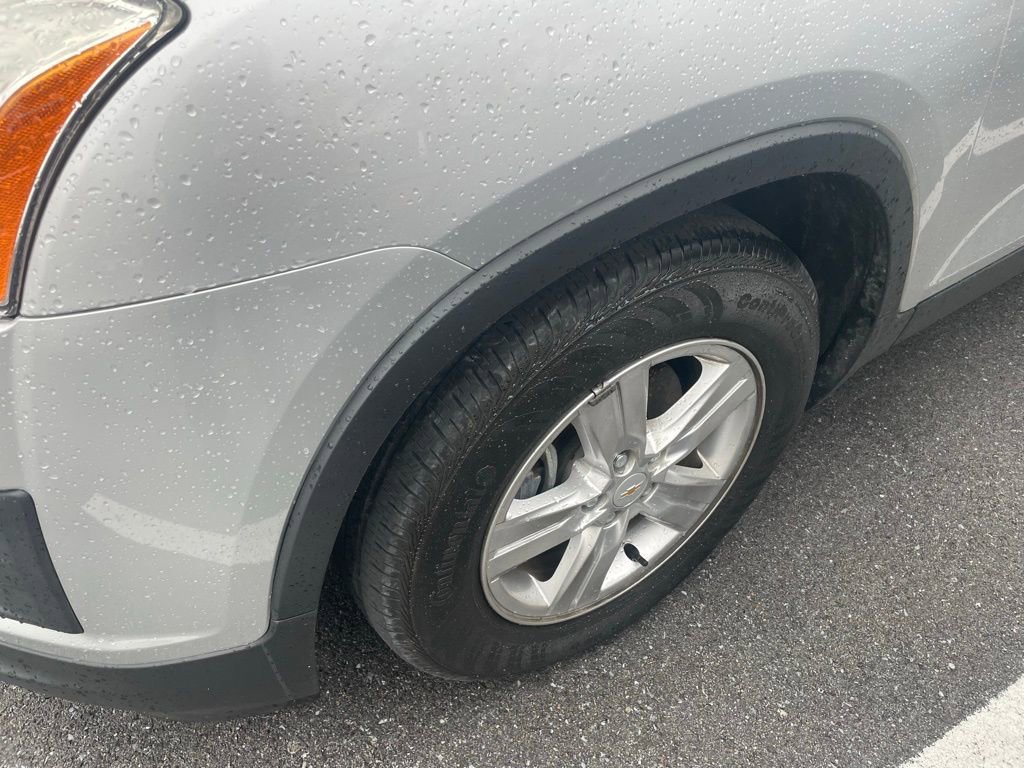 Used 2016 Chevrolet Trax LT w/ LT Convenience Package image 9