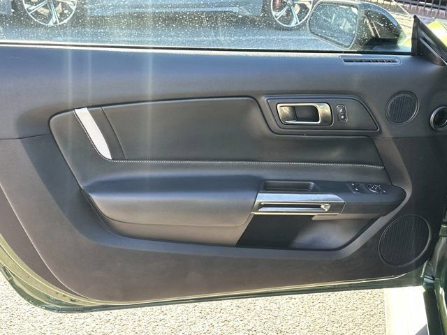 Used 2022 Ford Mustang Shelby GT500 w/ Carbon Fiber Track Pack image 13