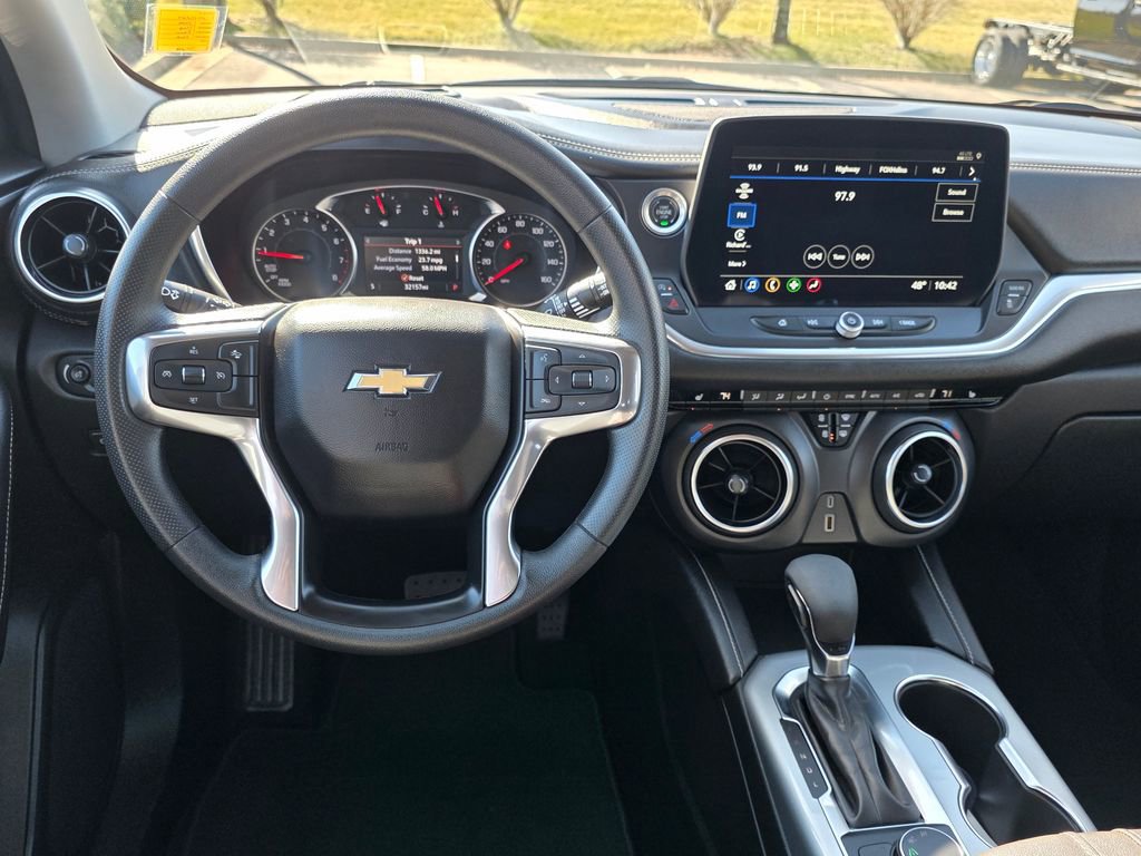 Used 2025 Chevrolet Blazer LT image 37