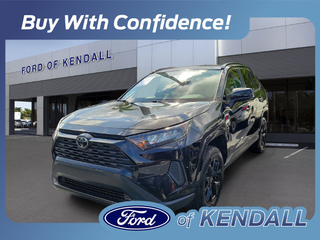 Used 2021 Toyota RAV4 LE FWD image 1