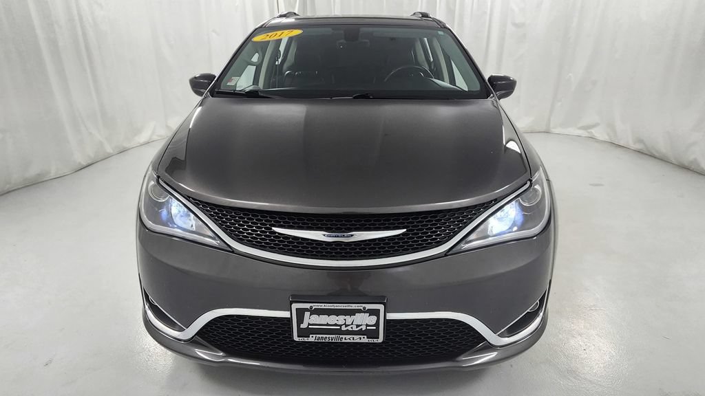 Used 2017 Chrysler Pacifica Touring-L Plus FWD image 8