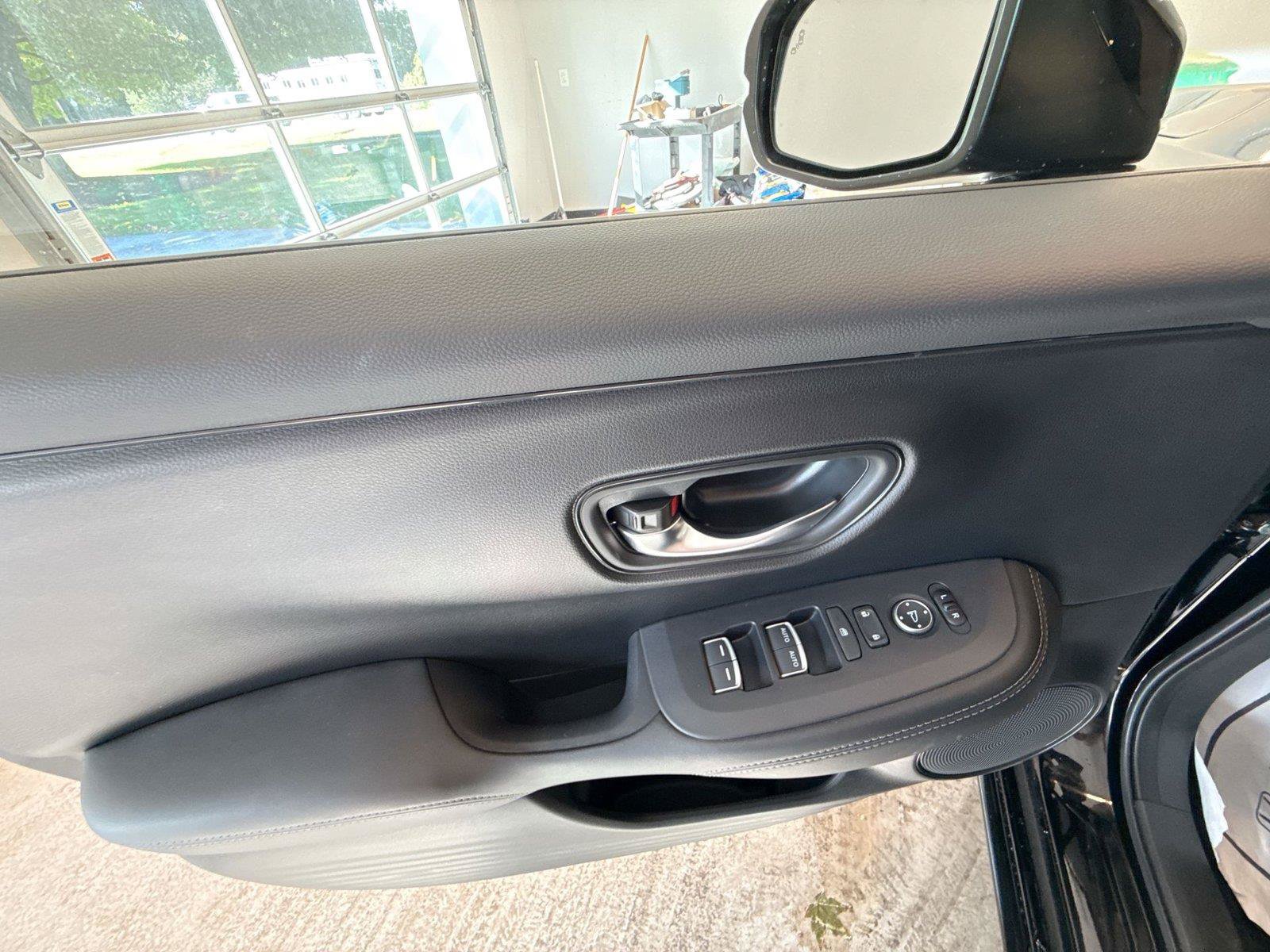 Used 2024 Honda HR-V EX-L image 15