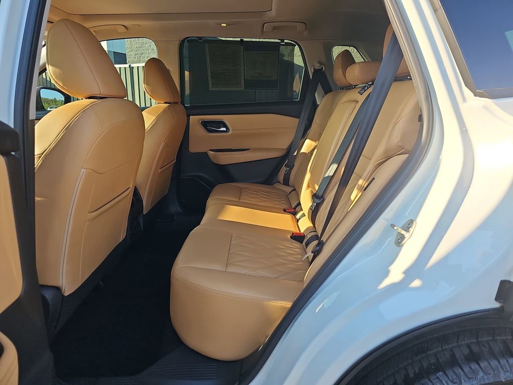 Used 2023 Nissan Rogue Platinum w/ Platinum Premium Package FWD image 18