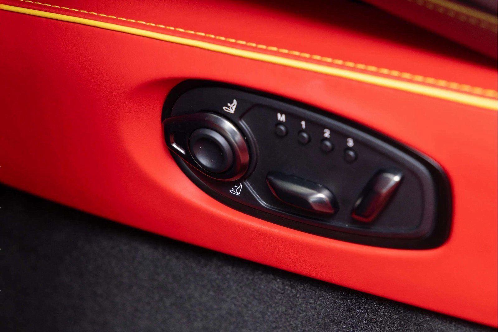New 2026 Aston Martin V8 Vantage Roadster image 26