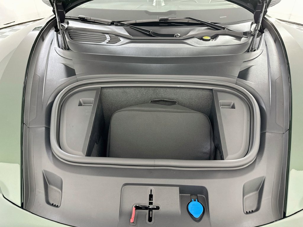 New 2026 Porsche Taycan AWD/4WD image 31
