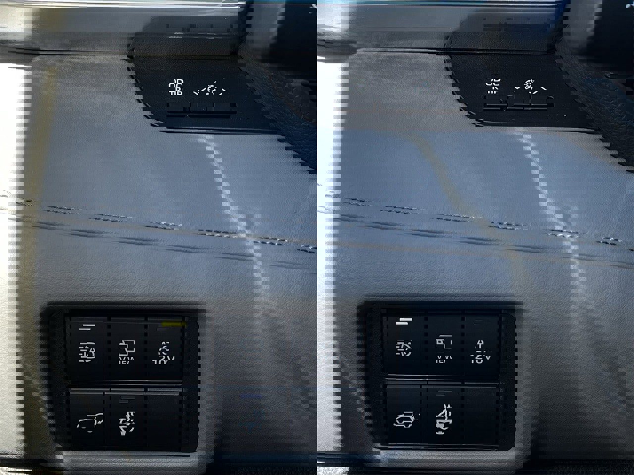 Used 2025 Toyota Highlander Platinum image 20