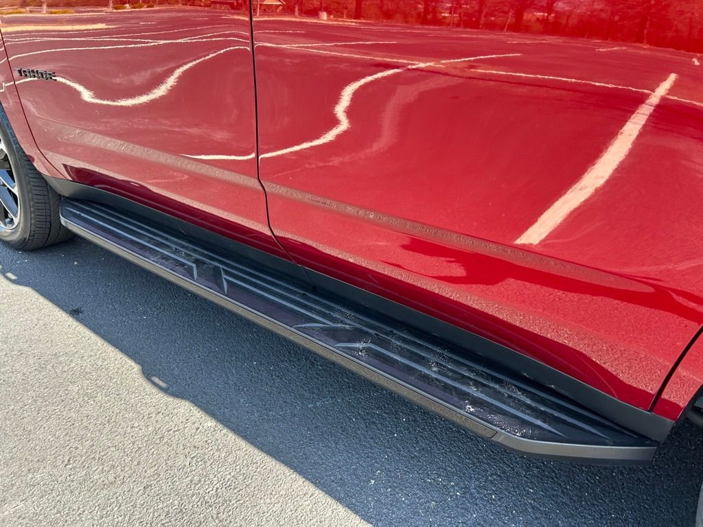 Used 2024 Chevrolet Tahoe RST w/ Luxury Package image 24