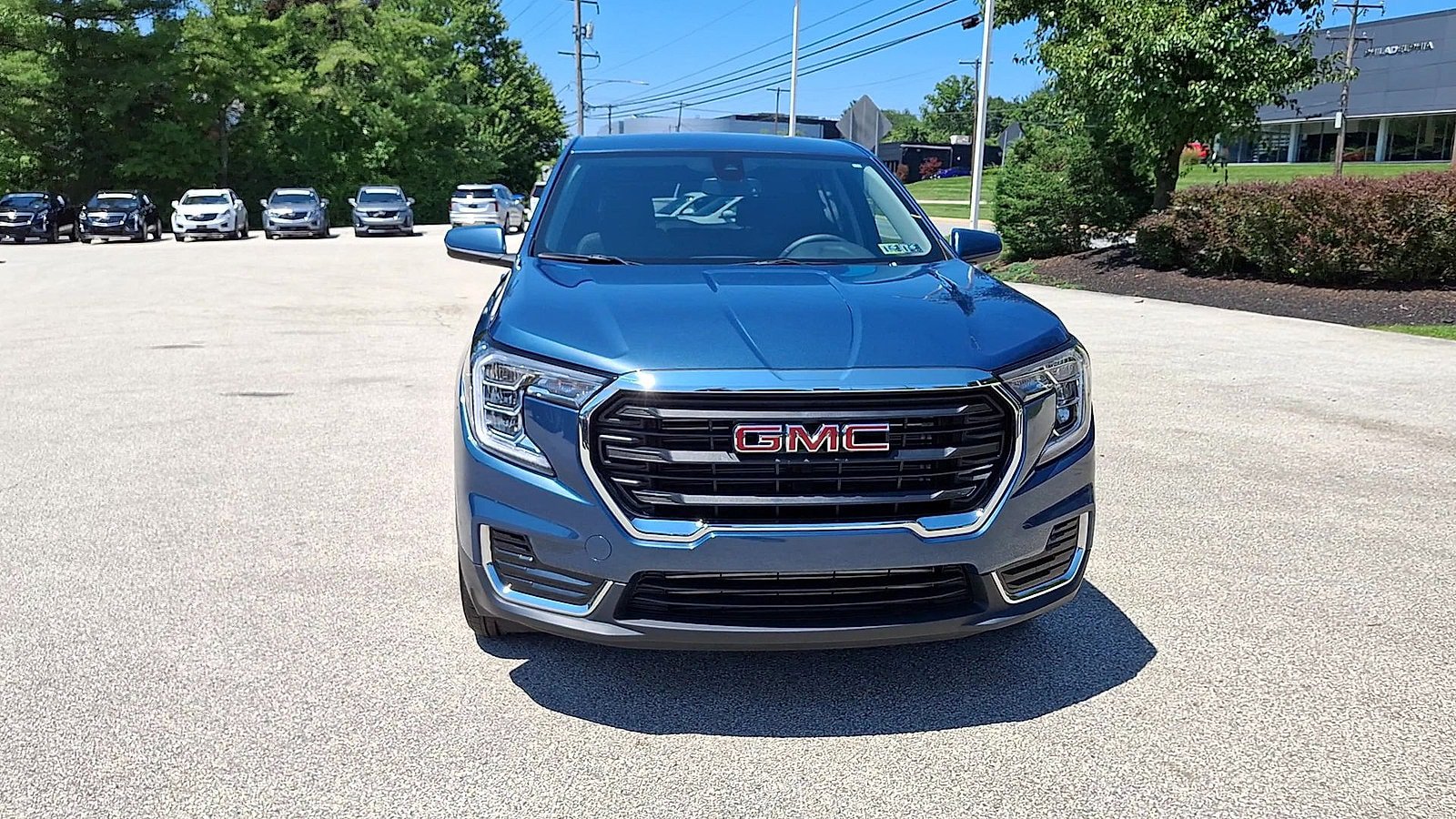Certified 2024 GMC Terrain SLE FWD image 3