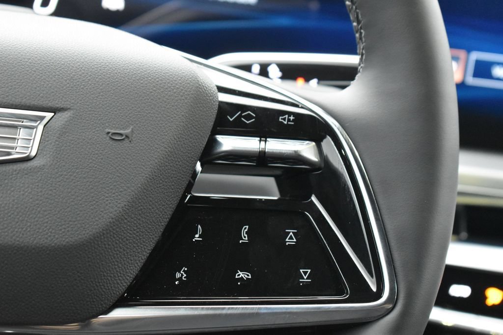 New 2026 Cadillac Lyriq Signature Sport w/ LPO, Floor Liner Package AWD/4WD image 14