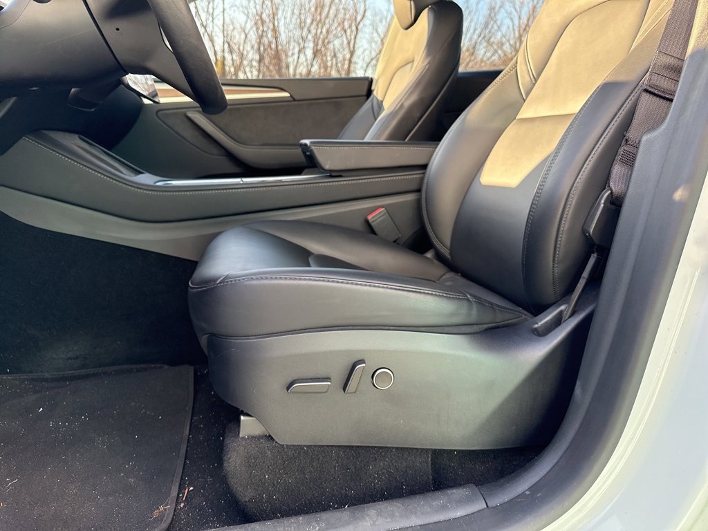 Used 2024 Tesla Model Y Long Range image 15