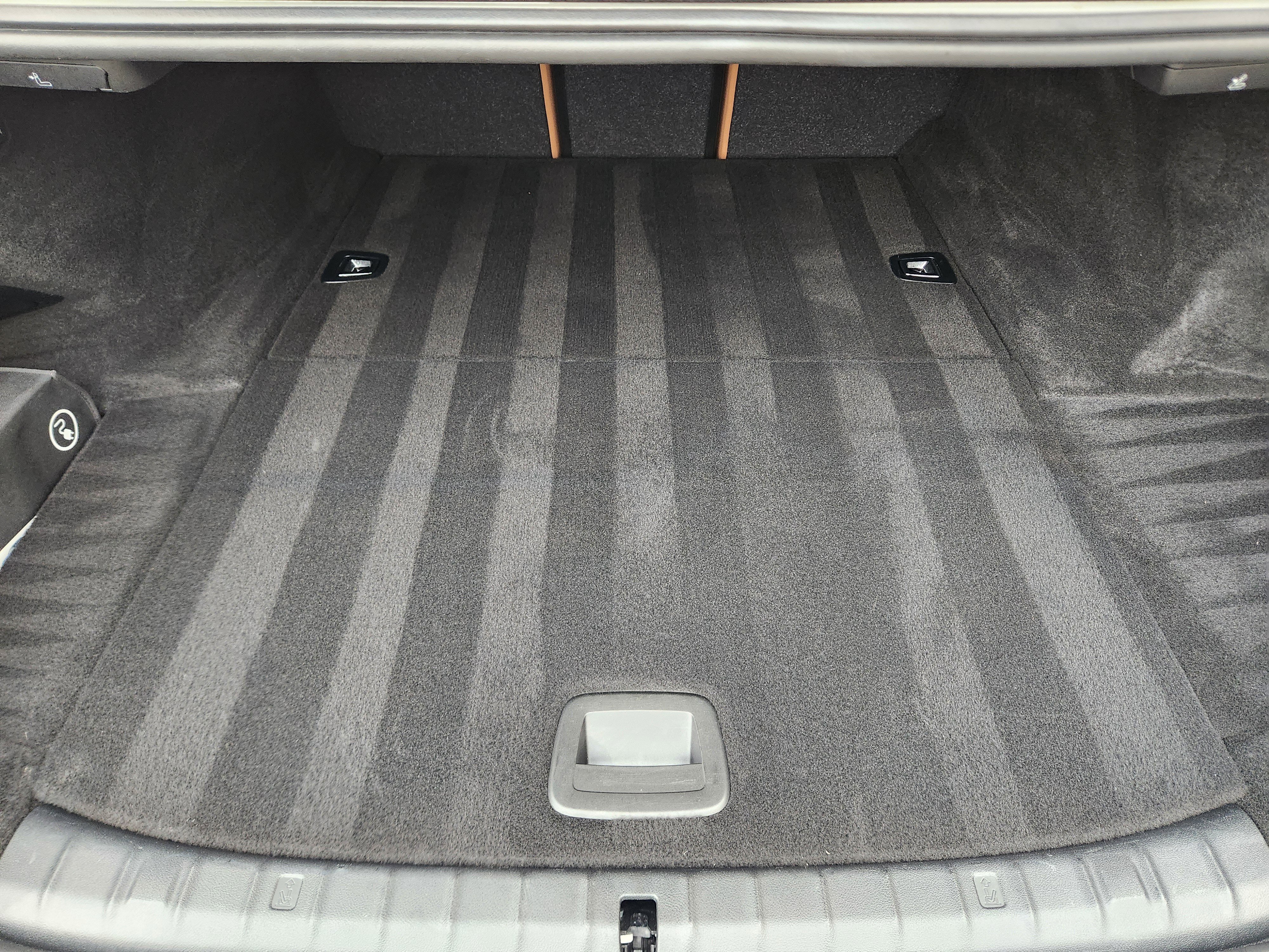 Used 2020 BMW 530e w/ M Sport Package image 38