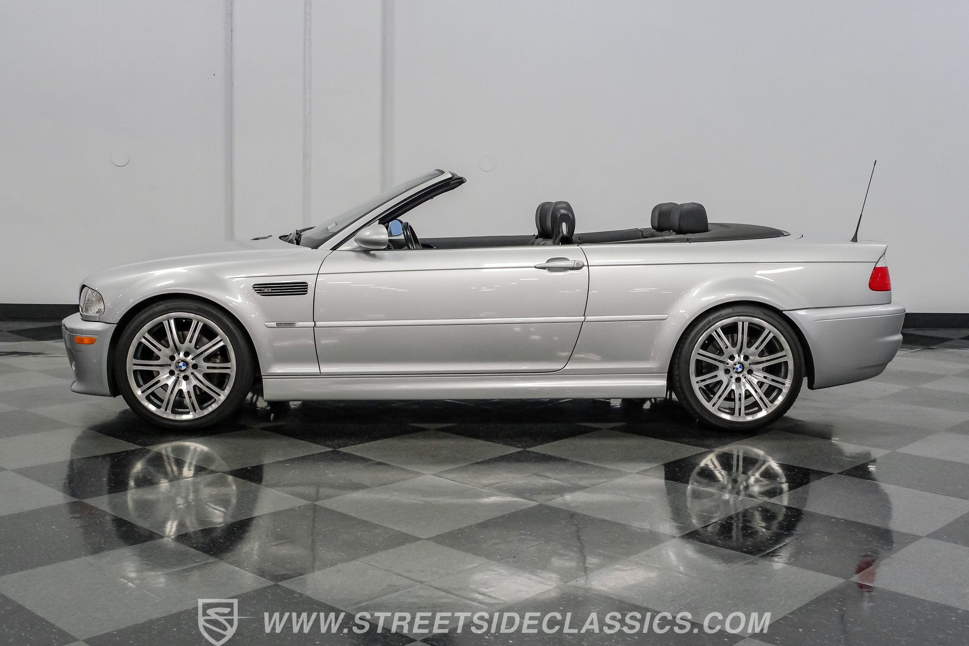 Used 2004 BMW M3 Convertible RWD image 2