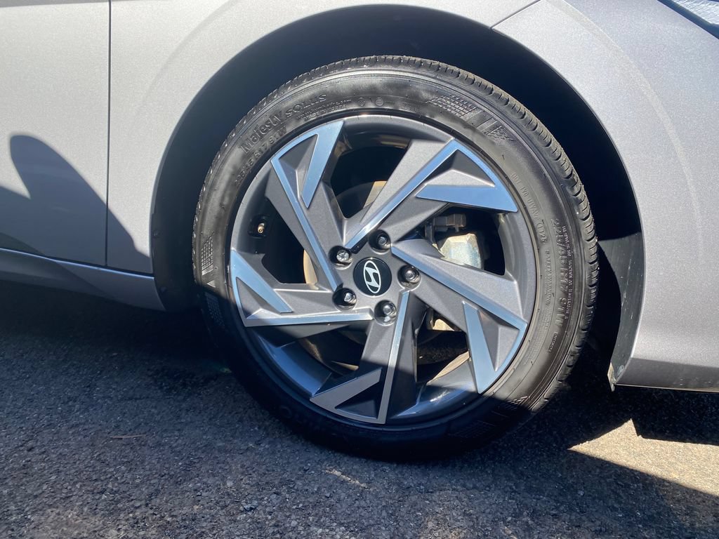 Used 2025 Hyundai Elantra Sport FWD image 10