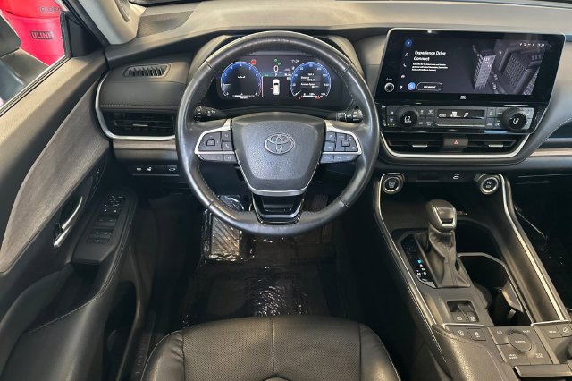 Used 2024 Toyota Grand Highlander AWD image 16