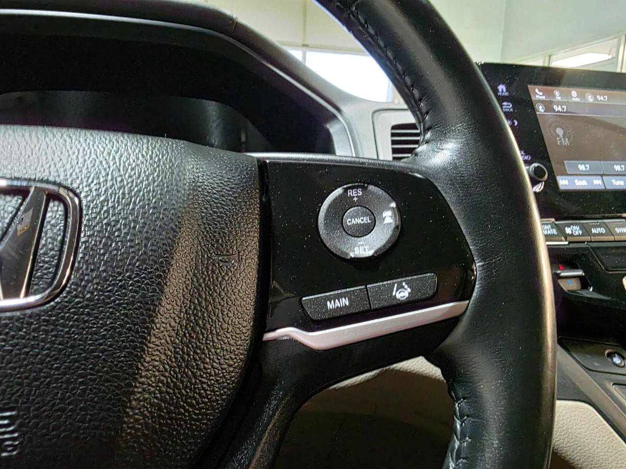 Used 2018 Honda Odyssey EX-L image 32