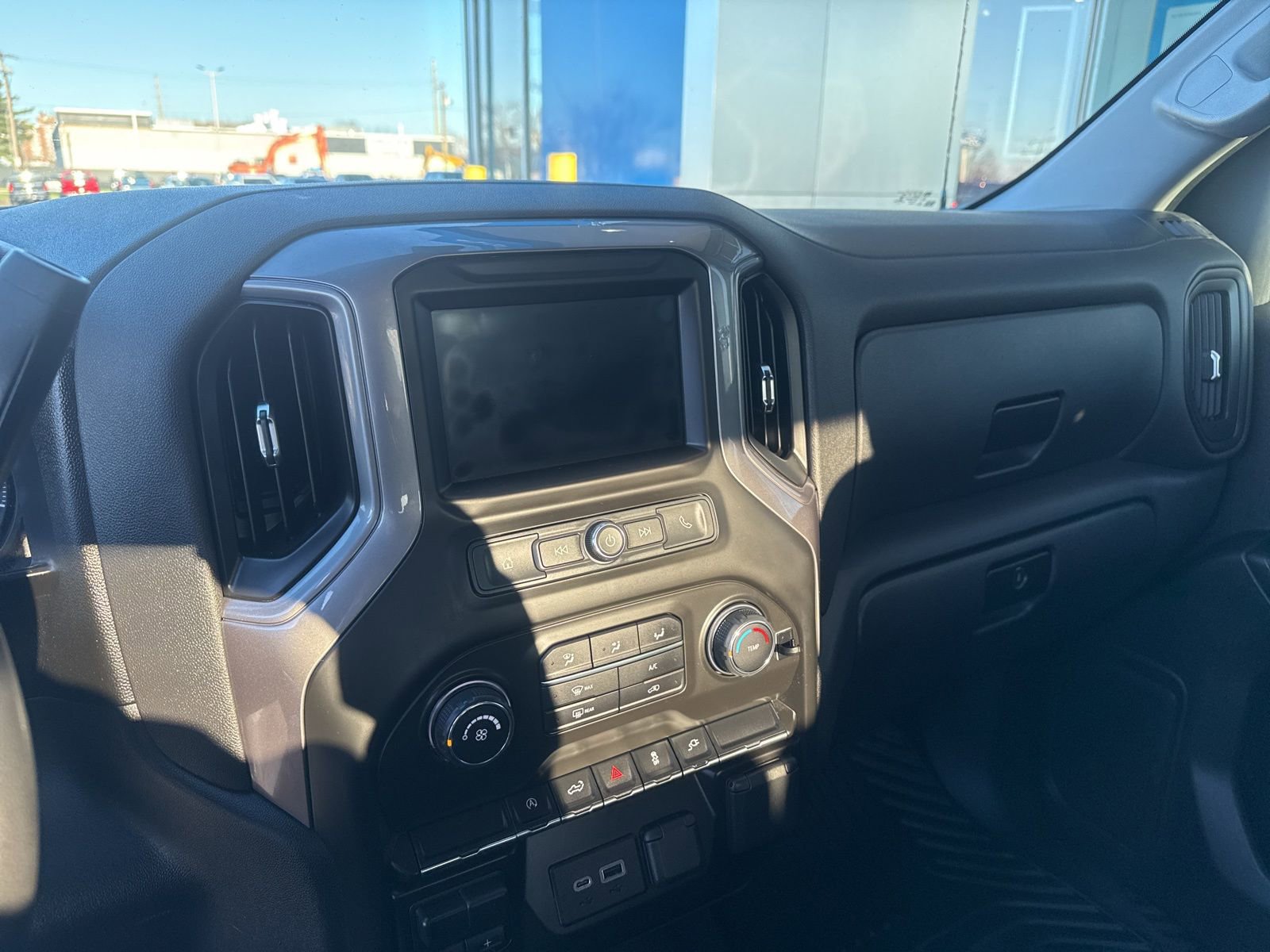 Used 2021 Chevrolet Silverado 1500 Custom image 14