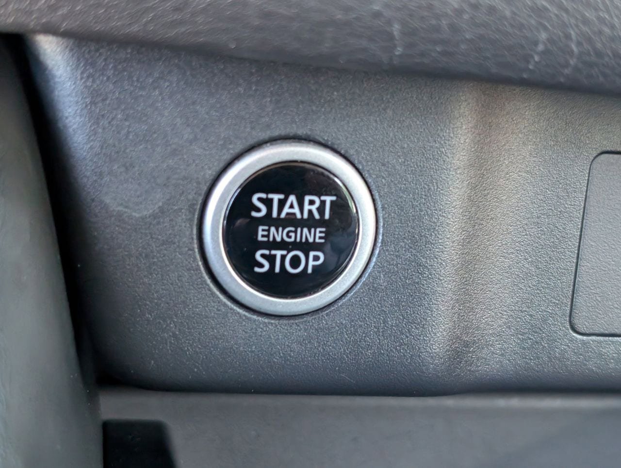 Used 2023 Nissan Rogue SL FWD image 17