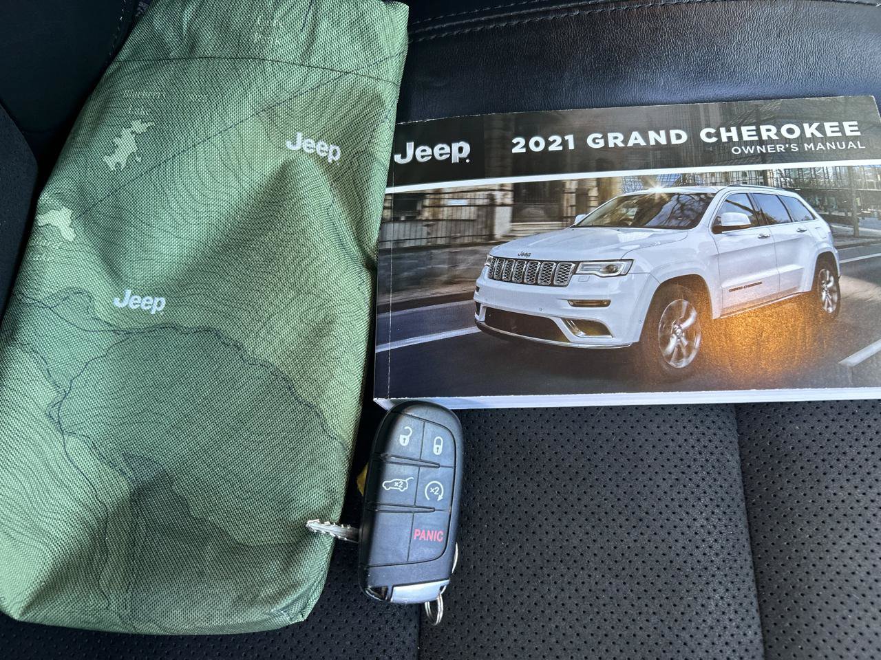 Used 2021 Jeep Grand Cherokee Laredo X AWD/4WD image 36