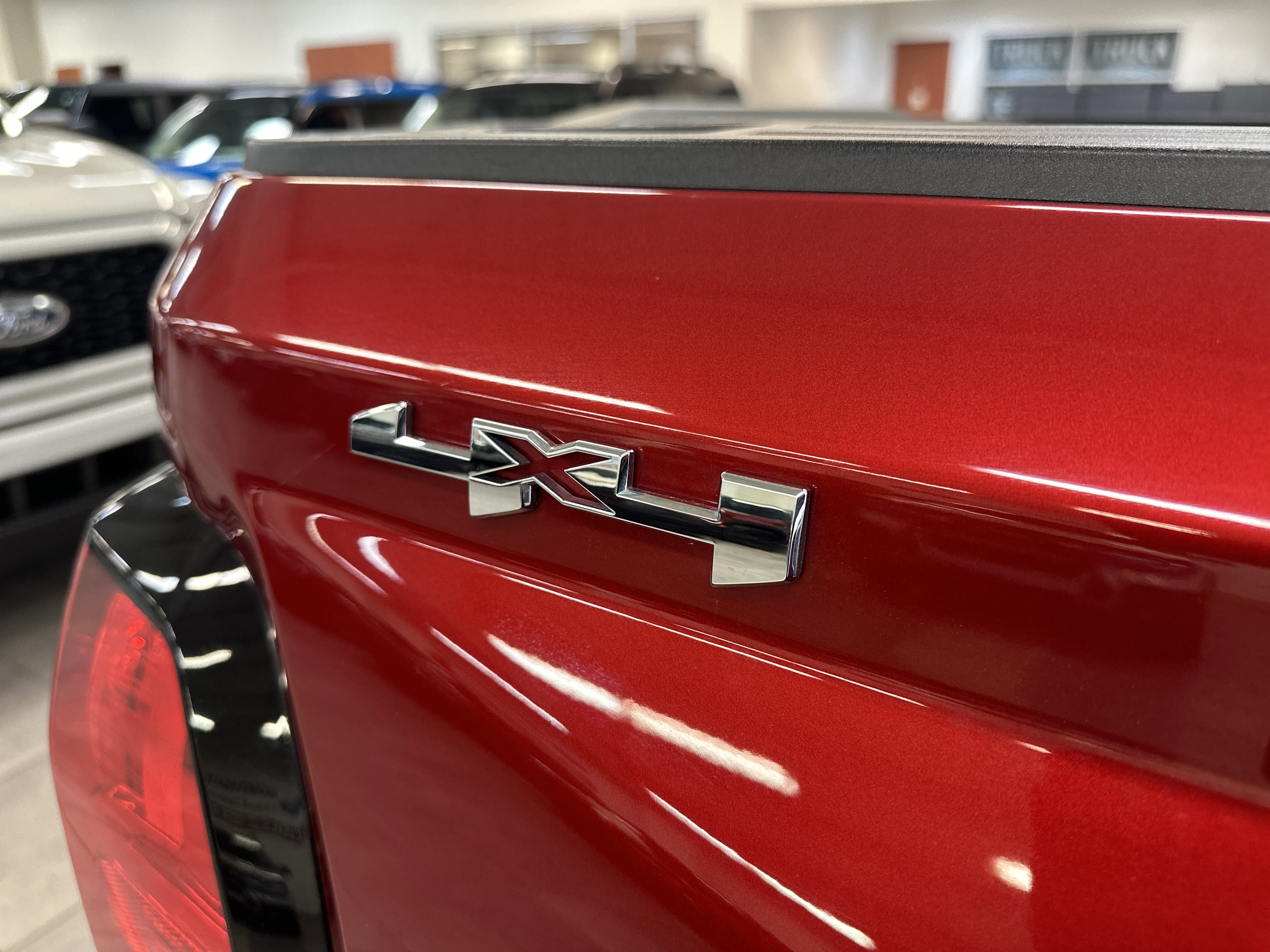 Used 2023 GMC Canyon Elevation w/ Convenience Package image 9