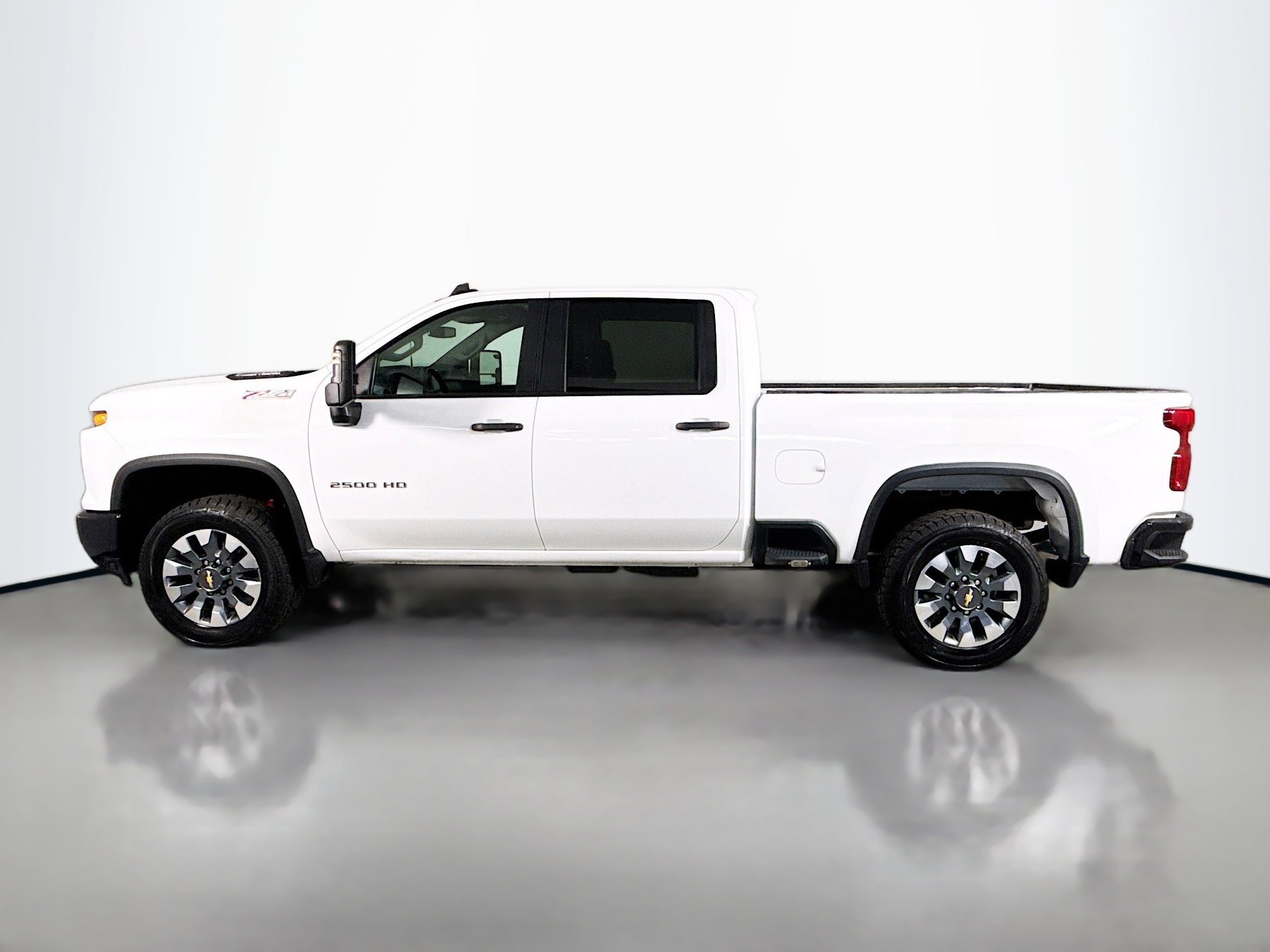 Used 2024 Chevrolet Silverado 2500 Custom w/ Custom Value Package image 6
