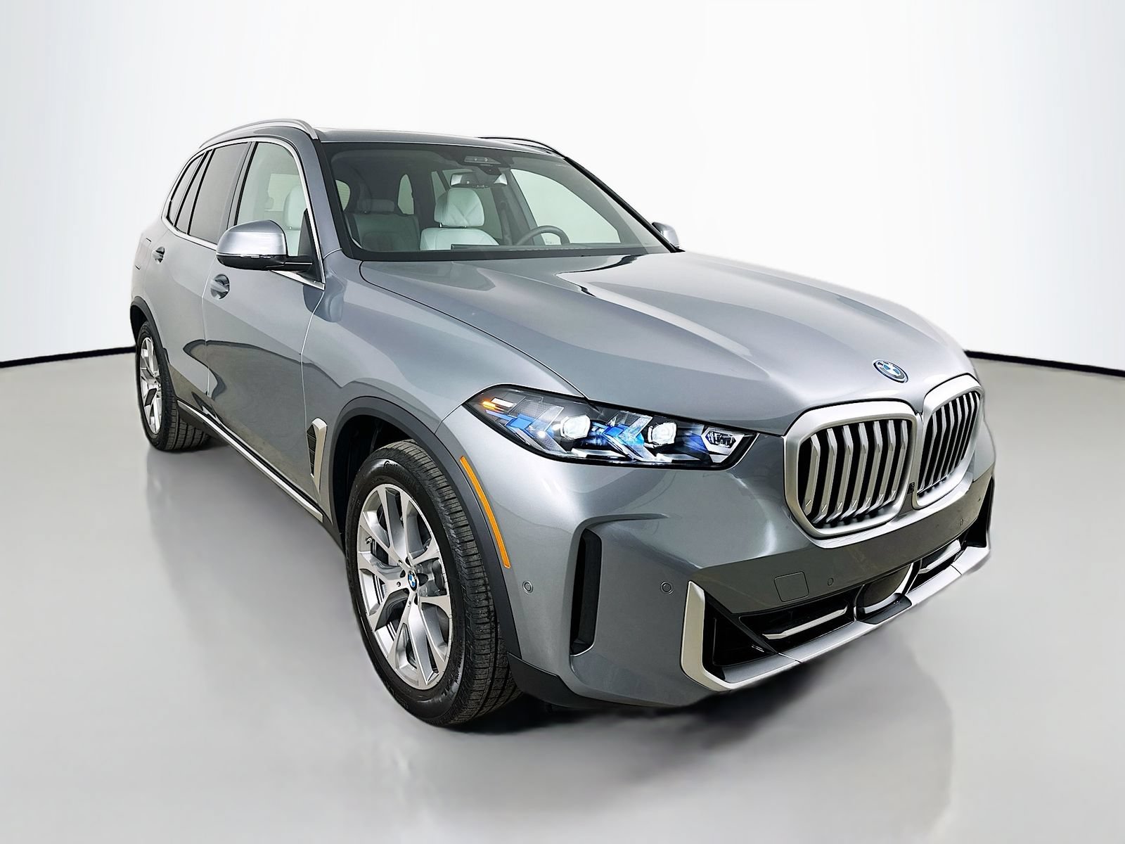 New 2026 BMW X5 xDrive50e w/ Executive Package AWD/4WD image 3