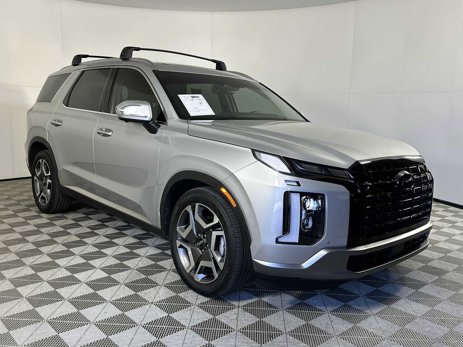 Used 2024 Hyundai Palisade Limited image 1