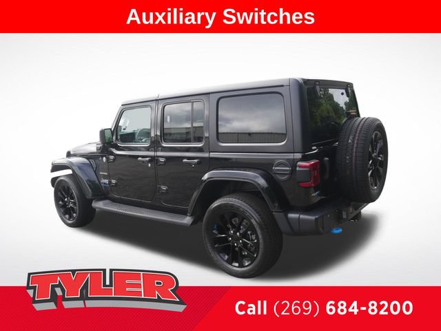 Used 2023 Jeep Wrangler Unlimited Sahara w/ Cold Weather Group AWD/4WD image 5