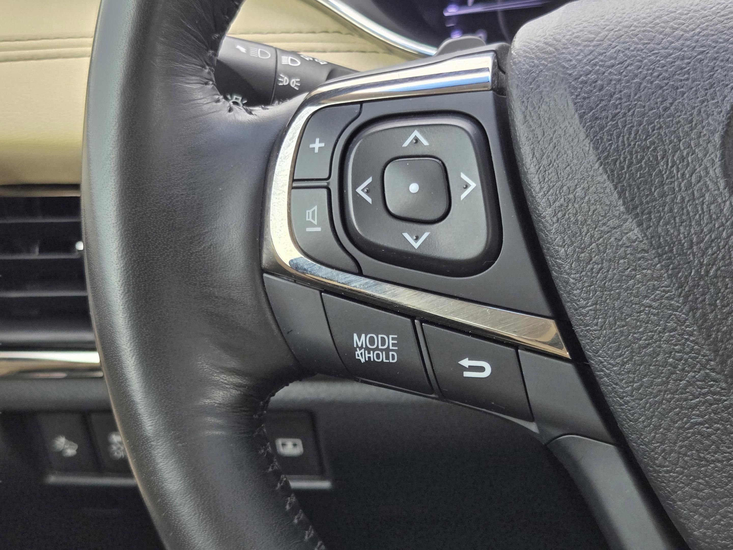 Used 2018 Toyota Avalon Limited FWD image 23