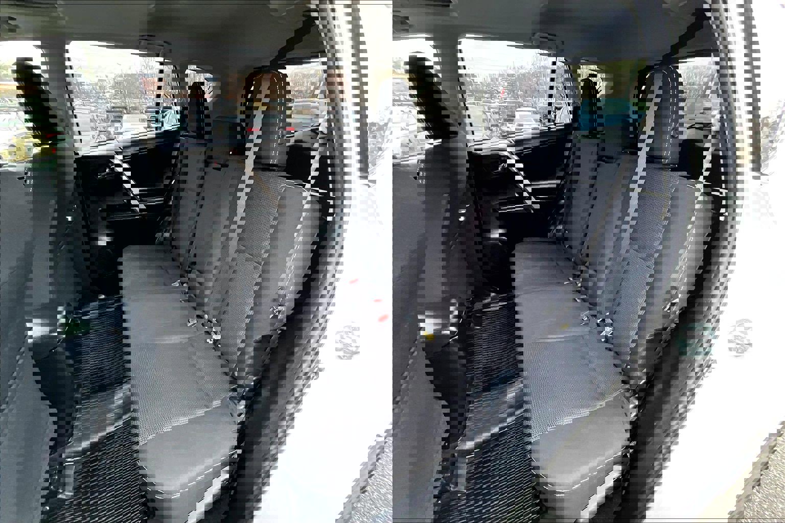 Used 2018 Toyota RAV4 XLE image 25