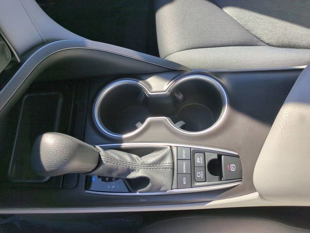 Used 2022 Toyota Camry LE image 22