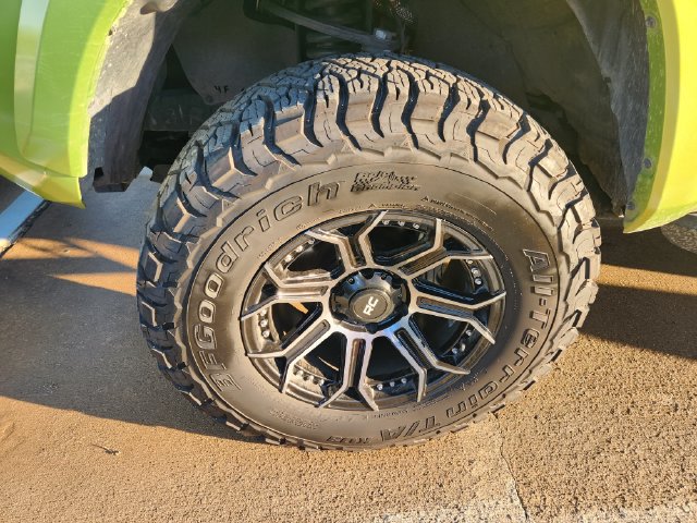 Used 2023 Toyota Tacoma TRD Sport AWD/4WD image 9