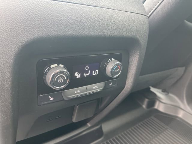 Certified 2025 Chevrolet Traverse RS w/ LPO, Floor Liner Package AWD/4WD image 21