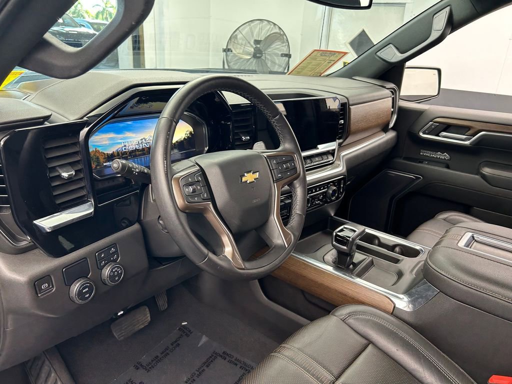 Used 2022 Chevrolet Silverado 1500 High Country image 10