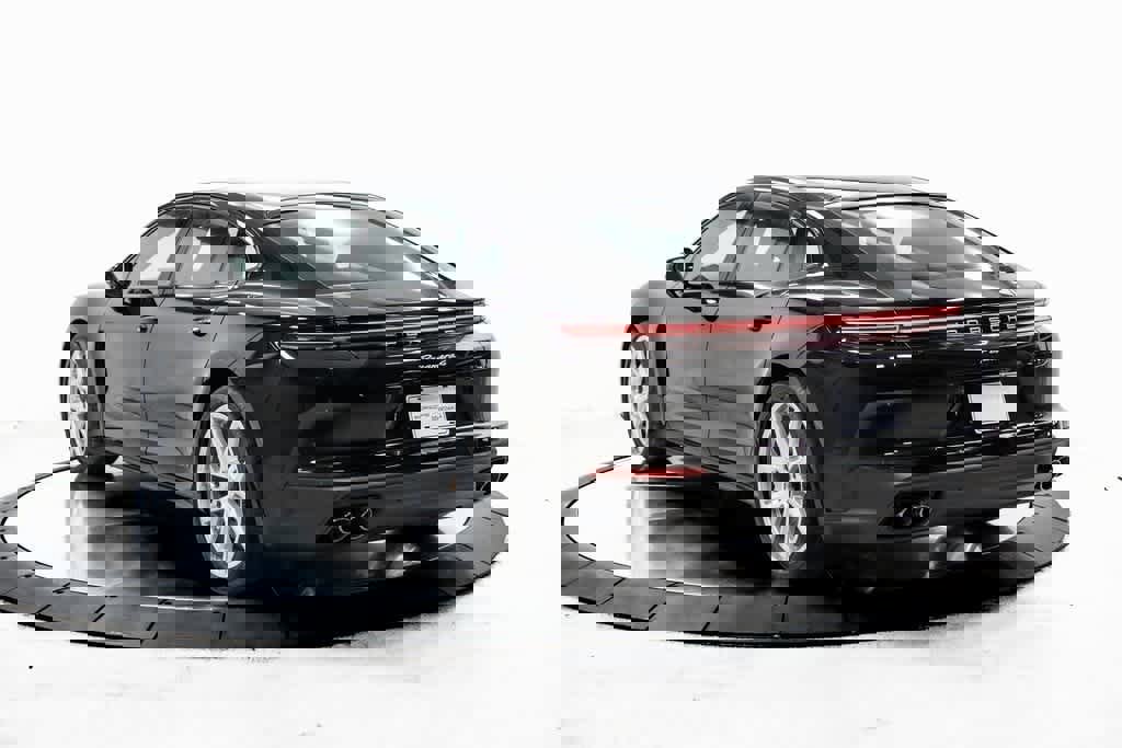 New 2025 Porsche Panamera 4 image 3