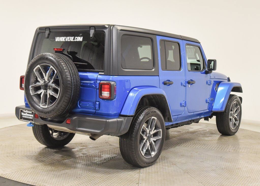 Used 2024 Jeep Wrangler Unlimited w/ Technology Group image 5