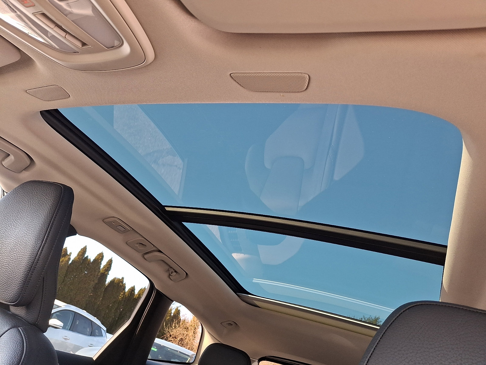 Used 2023 Volvo XC60 B5 Plus image 14