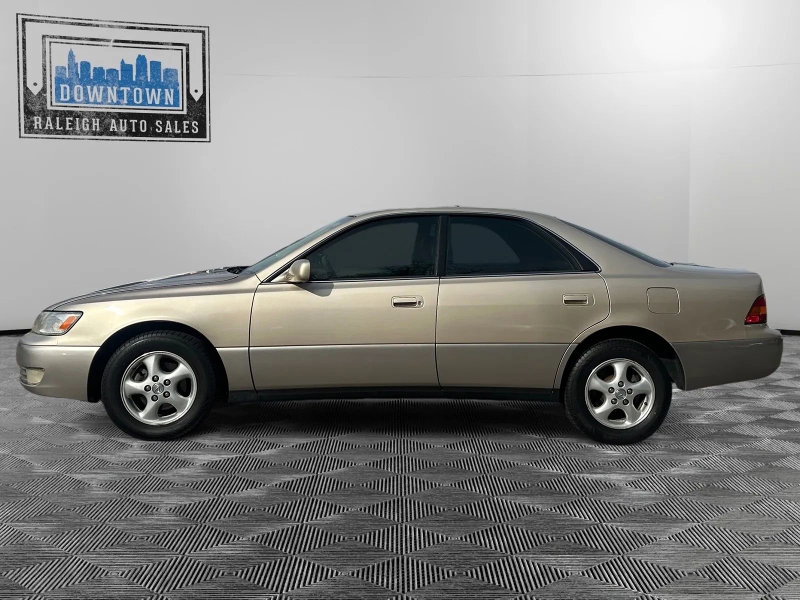 Used 1998 Lexus ES 330 image 9