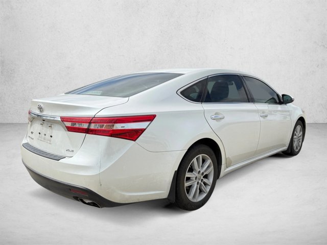 Used 2013 Toyota Avalon XLE FWD image 5