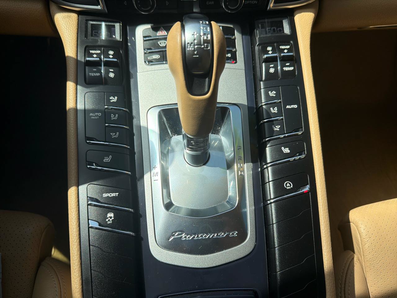 Used 2015 Porsche Panamera 4 AWD/4WD image 14