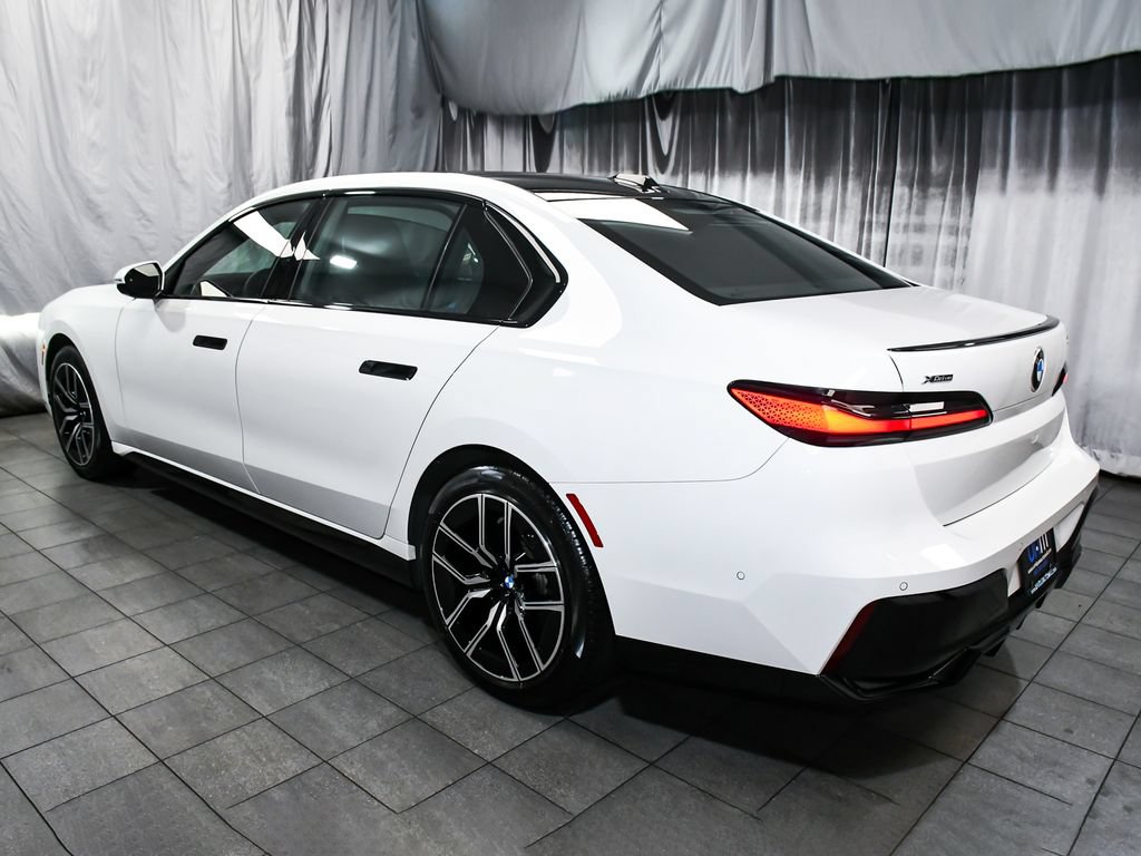 Used 2026 BMW 740i xDrive AWD/4WD image 4