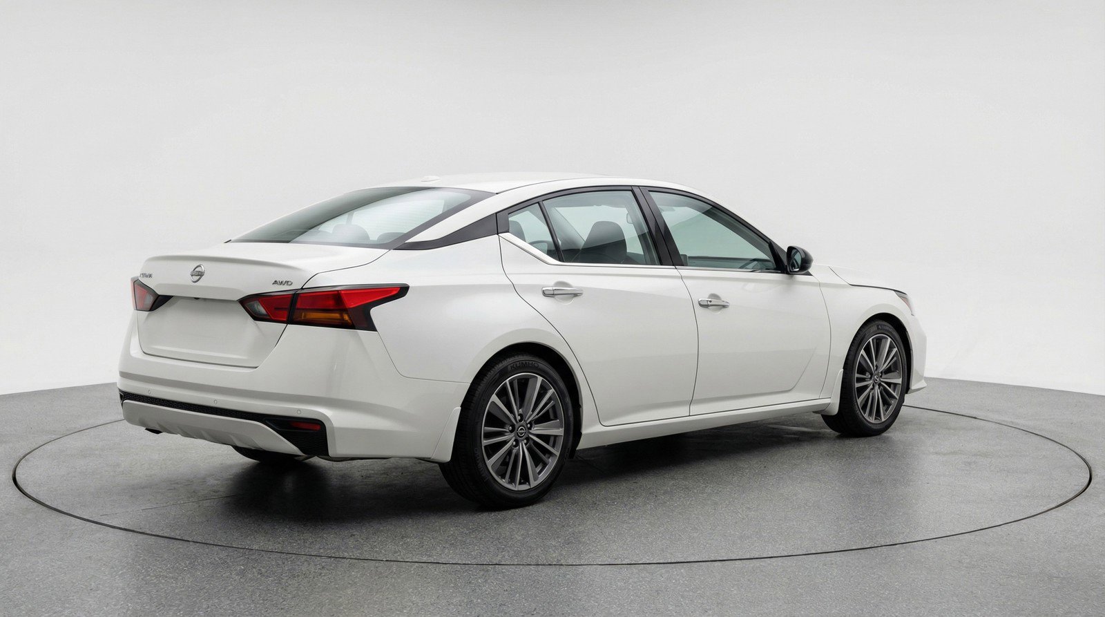 Used 2025 Nissan Altima 2.5 SV image 9