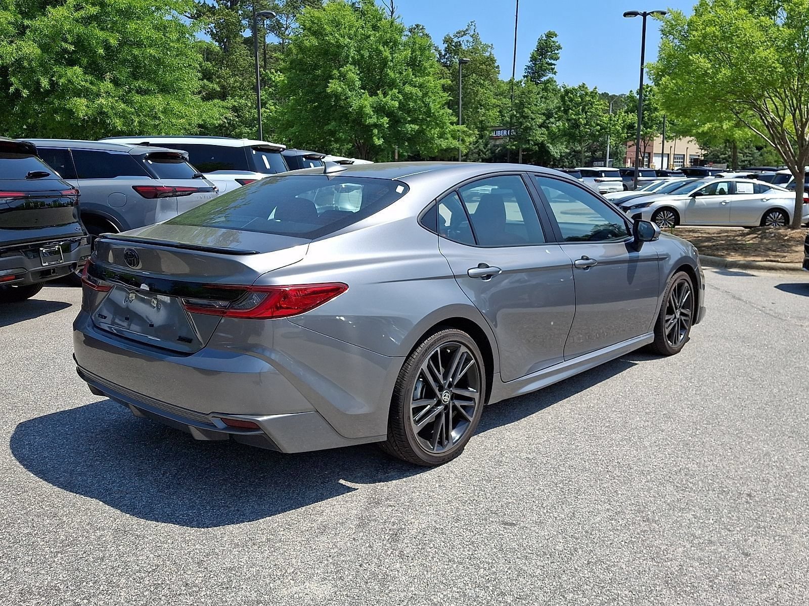 Used 2025 Toyota Camry XSE FWD image 6