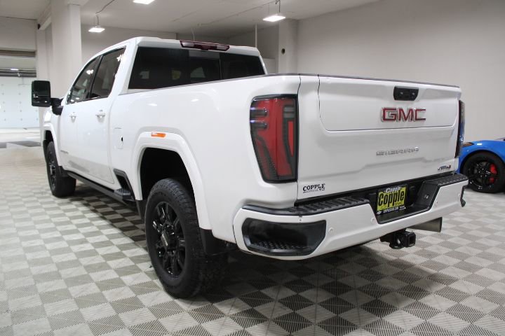 Used 2024 GMC Sierra 2500 AT4 w/ AT4 Premium Plus Package image 9