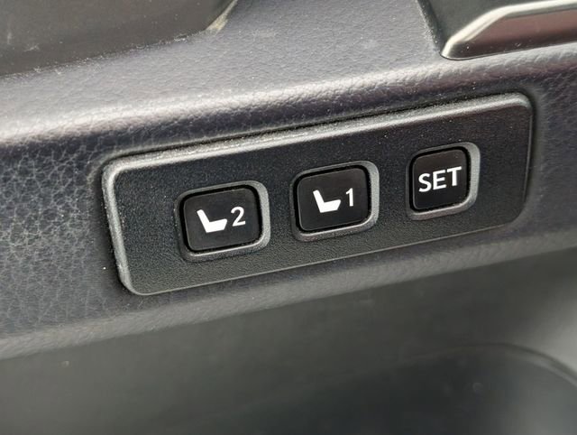 Used 2022 Lexus GX 460 Premium w/ Accessory Package image 11